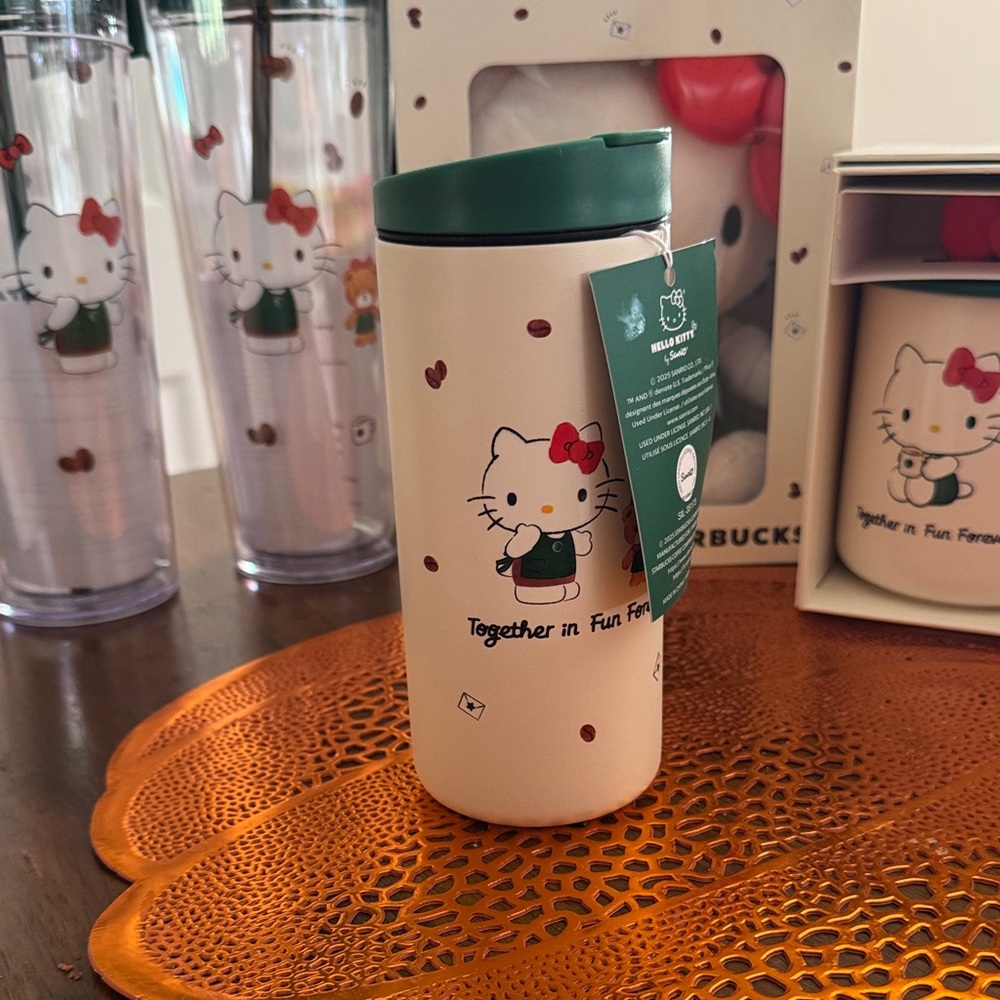 Starbucks x Hello Kitty